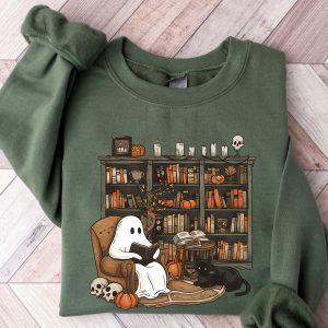 Retro Ghost Reading Books Sweatshirt, Librarian Ghost Halloween, Halloween Teacher Sweatshirt, Halloween Shirt, Teacher Gift, Boo School